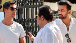 Bishan Singh Bedis Last Rites Attended By Virender Sehwag Kapil Dev Ashish Nehra Zaheen Khan Other