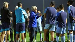 Afc Asian Cup 2024 Bora Milutinovic Pays Visit To Indian Team During Training