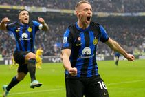 Serie A Leaders Inter Milan Survive Dramatic Ending To Beat Verona