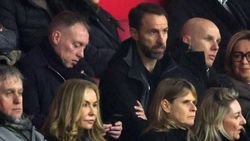 Gareth Southgate Watches Jordan Henderson Make Ajax Debut