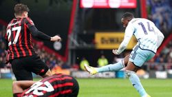 Callum Hudson Odoi Earns Much Needed Forest Point In Draw At 10 Man Bournemouth