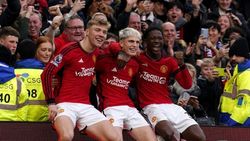 Keep Going And Stay Hungry Erik Ten Hag Tells Manchester Uniteds Rising Stars