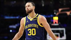 Nba Curry Scores 31 In Return As Warriors Overcome Lebrons 40 In Win