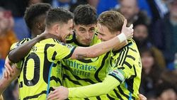 Arsenal Back On Top With Commanding Win Over Brighton