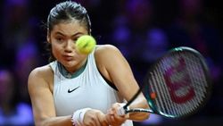 Emma Raducanus Run At Stuttgart Open Ended By World Number One Iga Swiatek