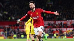 Manchester United 4 2 Sheffield United Fernandes Double Helps Red Devils To Comeback Win