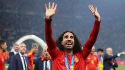 Nobody Gave Us A Chance Cucurella Salutes Spain Family As Morata Thanks Iniesta