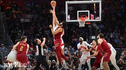 Cavaliers Rally Past Raptors 12th Straight Victory 