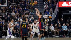 Nba Curry Hits 4000th 3 Pointer Warriors Sixth Straight Win 