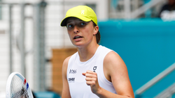 Iga Swiatek Downs Elise Mertens In Miami To Notch Milestone Last 16 Record