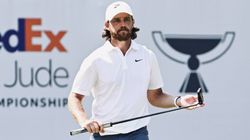 Tommy Fleetwood S Bug Assisted Birdie Steals Spotlight At Bmw Championship Watch Viral Video