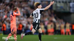 Newcastle United Compete Against Barcelona Defeat 