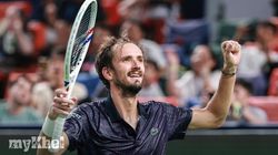 Medvedev Advances To Face Tien In Shanghai 