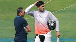 Sports Bulletin For November 18 Shubman Gill Doubtful For 2nd Test Replacement Joins Squad