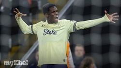 Everton Beats Aston Villa 1 0 Barry Decisive Strike 