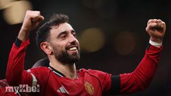 Manchester United 2 0 Tottenham Carrick Stays Perfect After Romero Red 