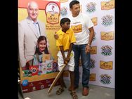 ಸರ್ಕಾರಿ ಶಾಲಾ ಮಕ್ಕಳಿಗೆ ಪ್ರೀತಿಯ ಗಿಫ್ಟ್ ಕೊಟ್ಟ ದ್ರಾವಿಡ್