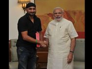 ಪ್ರಧಾನಿ ಮೋದಿಗೆ 'ಮದುವೆ ಆಮಂತ್ರಣ' ಪತ್ರಿಕೆ ಕೊಟ್ಟ ಹರ್ಭಜನ್