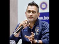 ಮೊಬೈಲ್ ಕಂಪನಿ ವಿರುದ್ಧ ಎಂಎಸ್ ಧೋನಿ ಕೋರ್ಟಿಗೆ ದೂರು