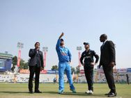 4ನೇ ಒಡಿಐ: ಕಿವೀಸ್ ವಿರುದ್ಧ ಭಾರತಕ್ಕೆ ಸೋಲು, ಸರಣಿ 2-2