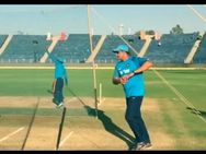 Video: ರಾಂಚಿಯಲ್ಲಿ ಎಡಗೈ ಸ್ಪಿನ್ನರ್ ಆದ ಕೋಚ್ ಕುಂಬ್ಳೆ