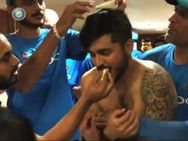 ಮನೀಶ್ ಪಾಂಡೆ ಹುಟ್ಟುಹಬ್ಬ ಆಚರಿಸಿದ ವಿರಾಟ್ ಕೊಹ್ಲಿ & ಟೀಂ!