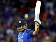 ಕ್ರಿಕೆಟ್ ನಲ್ಲಿ ವಿಶಿಷ್ಟವಾದ 'ಶತಕ' ಬಾರಿಸಿದ ಧೋನಿ