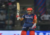 ರನ್ ಬೆಟ್ಟ ಪೇರಿಸಿದ ಡೆಲ್ಲಿ, ಕೊಲ್ಕತ್ತ ಮುಂದಿದೆ 220 ರನ್‌ ಗುರಿ