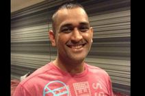 ಹೇರ್ ಸ್ಟೈಲ್ ಕಿಂಗ್ ಧೋನಿ, ಸೂಪರ್ ಲುಕ್ ಎಂದ ಫ್ಯಾನ್ಸ್