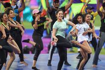 LIVE: ಐಪಿಎಲ್ 2018ಕ್ಕೆ ಚಾಲನೆ, ರಂಗು ತುಂಬಿದ ಬಿಟೌನ್ ಸ್ಟಾರ್‌ಗಳು