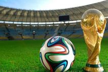 ಲುಂಗಿಯುಟ್ಟ ಅಜ್ಜನ ಚೆಂಡಾಟಕ್ಕೆ ಫುಟ್ಬಾಲ್ ಫ್ಯಾನ್ಸ್ ಫಿದಾ!