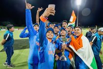 ಯೋಗ ಮತ್ತು ಸೆಲ್ಫಿ ದಿನ; ಕ್ರಿಕೆಟಿಗರ ಕಸರತ್ತು, ಕರಾಮತ್ತು!