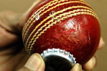 ಮೋಸದಾಟ ಇನ್ನು ಸುಲಭವಲ್ಲ: 'ಚೆಂಡು ವಿರೂಪ'ಕ್ಕಿದೆ ಕಠಿಣ ಶಿಕ್ಷೆ!