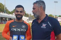 ಇಂಡಿಯಾ ಕ್ಯಾಪ್ಟನ್ ಕೊಹ್ಲಿಗೆ ಇಂಗ್ಲೆಂಡ್ ನ 'ಬಾರ್ಮಿ ಆರ್ಮಿ' ಪ್ರಶಸ್ತಿ