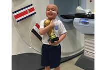 ಫೀಫಾ ವಿಶ್ವಕಪ್ 2018 ಕಪ್ ಎತ್ತಿಹಿಡಿದ ಇಂಗ್ಲೆಂಡಿನ ಹೀರೋ ಬೆನ್!