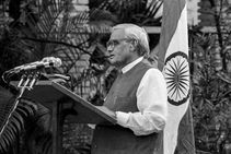 'ಹೃದಯವನ್ನು ಗೆದ್ದು ಬನ್ನಿ' ಎಂದು ಹರಸಿದ್ದ ಅಟಲ್ ಸ್ಮರಿಸಿದ ಕ್ರಿಕೆಟರ್ಸ್