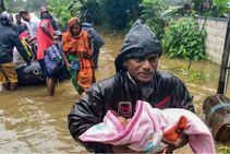 ಕೇರಳ ಪ್ರವಾಹ: ಸಹಾಯ ಕೋರಿದ ಕೊಹ್ಲಿ, ಸುನಿಲ್ ಛೆಟ್ರಿ, ಕ್ರೀಡಾ ಬಳಗ