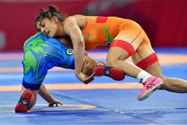 ಏಷ್ಯನ್ ಗೇಮ್ಸ್ ಚಿನ್ನ ಗೆದ್ದು 'ದಂಗಲ್' ನೆನಪಿಸಿದ ವಿನೇಶ್ ಫೋಗಟ್!