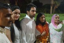 ಏಷ್ಯನ್ ಚಿನ್ನ ಗೆದ್ದ ವಿನೇಶ್ ಫೋಗಟ್ ಎಂಗೇಜ್ಮೆಂಟ್ ವಿಮಾನ ನಿಲ್ದಾಣದಲ್ಲಿ!