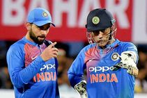 ಧೋನಿ ನಾಯಕತ್ವ ಬಿಟ್ಟರೂ, ನಾಯಕತ್ವ ಧೋನಿಯನ್ನು ಬಿಡುತ್ತಿಲ್ಲ!