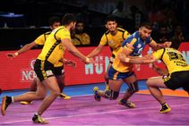 ಪ್ರೊ ಕಬಡ್ಡಿ: ಗುಜರಾತ್-ಡೆಲ್ಲಿ ಸಮಬಲ, ತಲೈವಾಸ್ ಸೋಲಿಸಿದ ಟೈಟಾನ್ಸ್