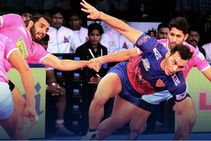 ದಬಾಂಗ್ ಡೆಲ್ಲಿ ಎದುರು ಜೈಪುರ್ ಪಿಂಕ್ ಪ್ಯಾಂಥರ್ಸ್‌ಗೆ ಹೀನಾಯ ಸೋಲು