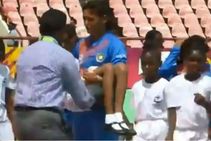 ಒಂದೇ ಹೃದಯವನ್ನು ಮತ್ತೆ ಮತ್ತೆ ಕದಿಯುತ್ತಿದ್ದೀರಲ್ಲ ಕೌರ್?: ಅಭಿಮಾನಿ