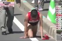 ಕಾಲು ಮುರಿದಾಗ ಅಂಬೆಗಾಲಲ್ಲೇ ಓಡಿದ ಕ್ರೀಡಾಪಟು: ಮನಮಿಡಿಯುವ ವಿಡಿಯೋ