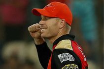 ಐಪಿಎಲ್ 2019: ನಿಷೇಧಿತ ಆಟಗಾರ ವಾರ್ನರ್ ಉಳಿಸಿಕೊಂಡ ಸನ್ ರೈಸರ್ಸ್!