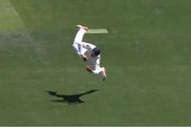 ಖವಾಜಾ ಅದ್ಭುತ ಕ್ಯಾಚ್‌ಗೆ ಬಲಿಯಾದ ವಿರಾಟ್ ಕೊಹ್ಲಿ: ವೈರಲ್ ವಿಡಿಯೋ