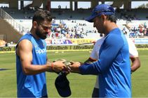 ಭಾರತ vs ಆಸೀಸ್: ಆರ್ಮಿ ಕ್ಯಾಪ್ ಧರಿಸಿ ಮೈದಾನಕ್ಕಿಳಿದ ಟೀಮ್ ಇಂಡಿಯಾ