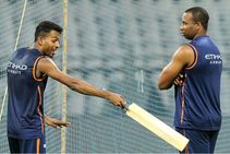 ಐಪಿಎಲ್ ಅಭ್ಯಾಸದಲ್ಲಿ ಹೆಲಿಕಾಪ್ಟರ್ ಶಾಟ್ ಬಾರಿಸಿದ ಹಾರ್ದಿಕ್: ವಿಡಿಯೋ