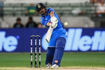 ಏಕದಿನ: ಜಾಧವ್-ಧೋನಿ ಸಾಹಸ, ಆಸೀಸ್ ವಿರುದ್ಧ ಗೆದ್ದು ಬೀಗಿದ ಭಾರತ