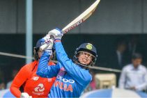 ಮಹಿಳಾ ಟಿ20: ಕೇವಲ 1 ರನ್ನಿಗೆ ಇಂಗ್ಲೆಂಡ್‌ ಎದುರು ತಲೆ ಬಾಗಿದ ಭಾರತ